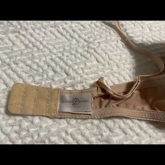 (2) CHINESE LAUNDRY push up bras - Picture 9 of 13